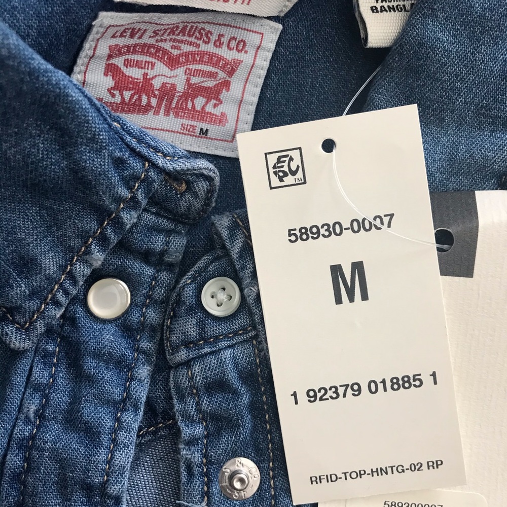 Levi’s Ultimate Western Shirt NWT Size Medium - Picture 8 of 11